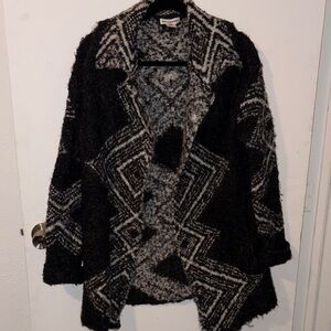 Artisan Ny Black and Gray Geometric Cardigan